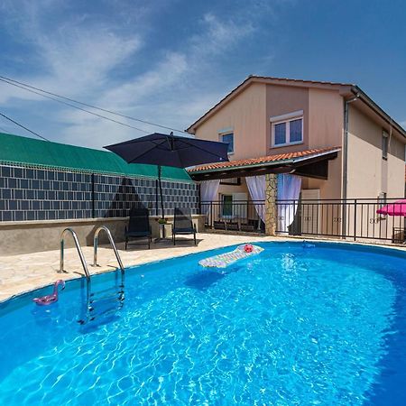 Apartment With A Private Swimming Pool, Garden & Bbq Gostinjac Esterno foto