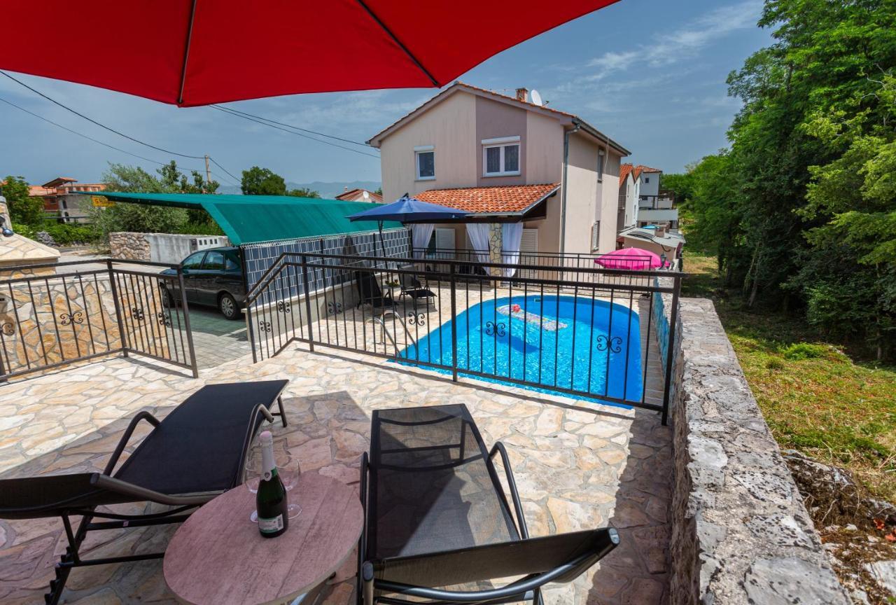 Apartment With A Private Swimming Pool, Garden & Bbq Gostinjac Esterno foto