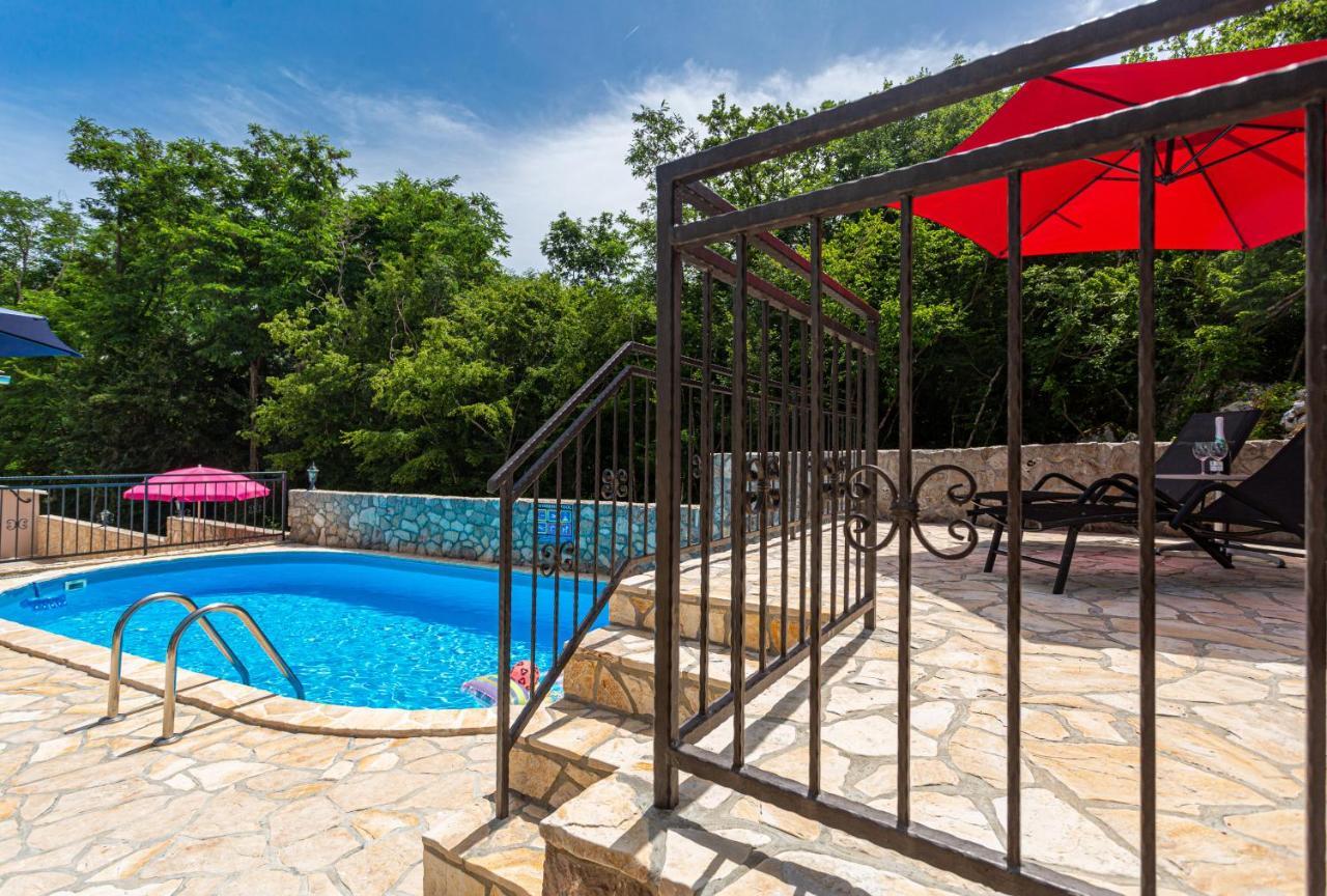 Apartment With A Private Swimming Pool, Garden & Bbq Gostinjac Esterno foto