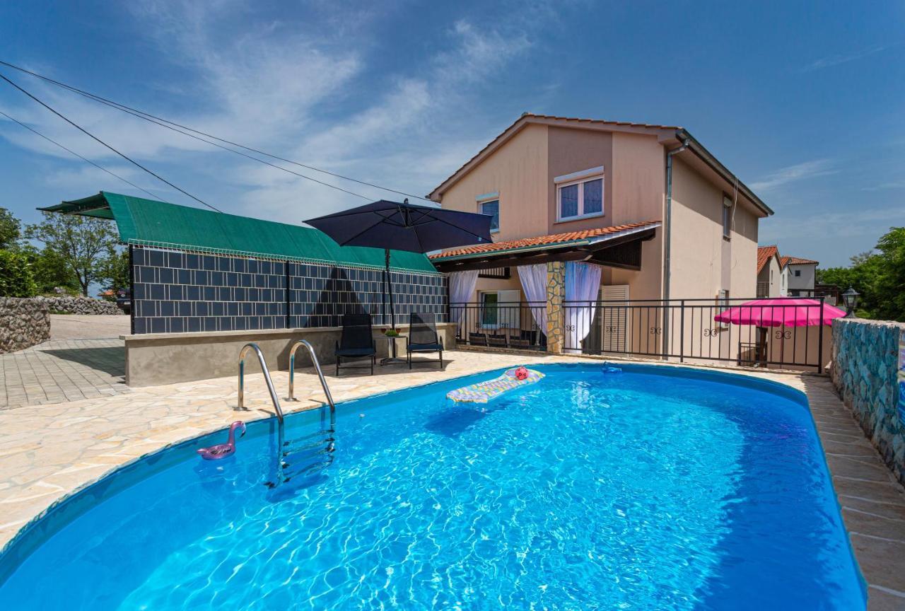 Apartment With A Private Swimming Pool, Garden & Bbq Gostinjac Esterno foto