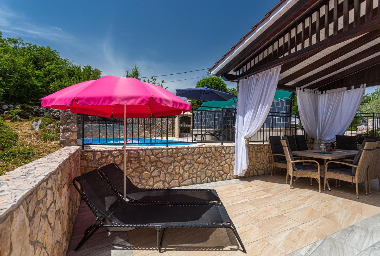 Apartment With A Private Swimming Pool, Garden & Bbq Gostinjac Esterno foto