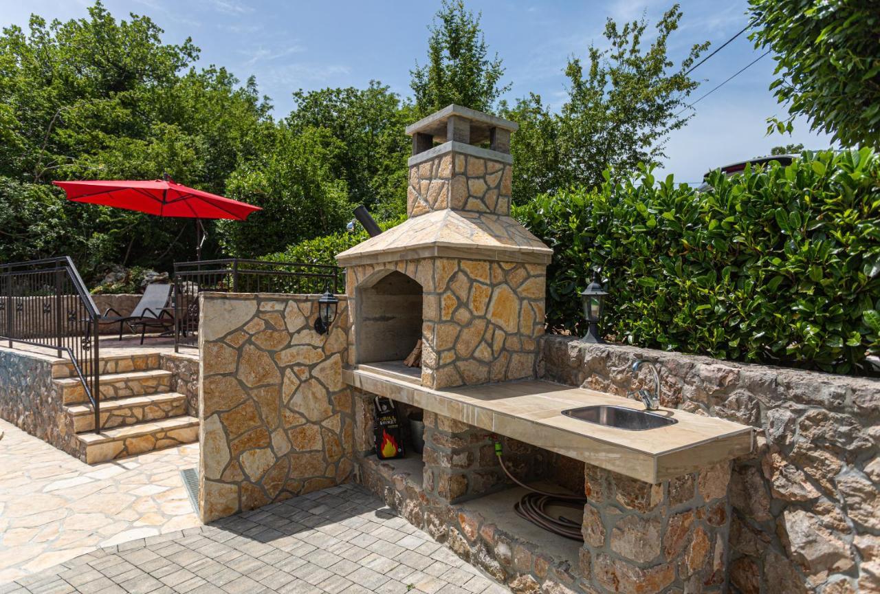 Apartment With A Private Swimming Pool, Garden & Bbq Gostinjac Esterno foto